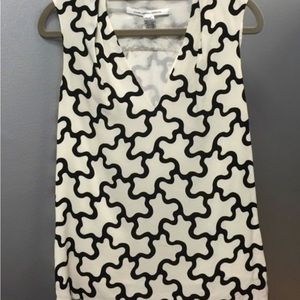 Diane Von furstenberg silk Lorena top. Spring